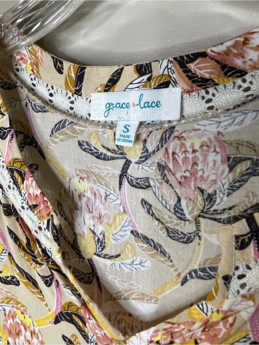 Grace & Lace Floral Patchwork V-Neck Dress Sz S - Picture 4 of 5